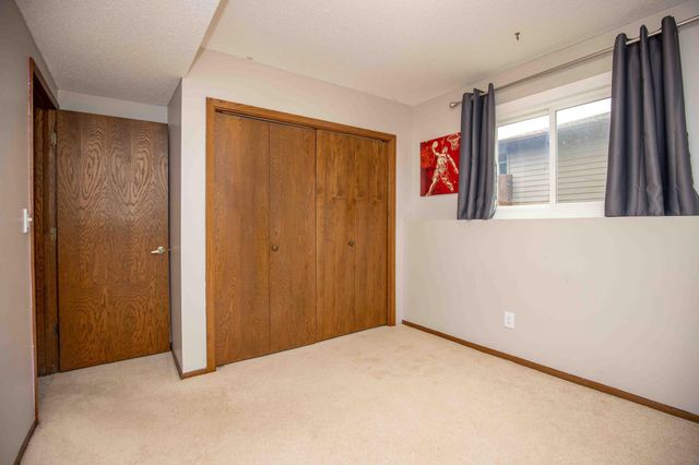 21 Birch Lane S, Fargo, ND 58103