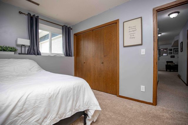 21 Birch Lane S, Fargo, ND 58103