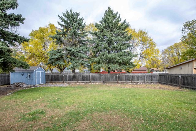 21 Birch Lane S, Fargo, ND 58103