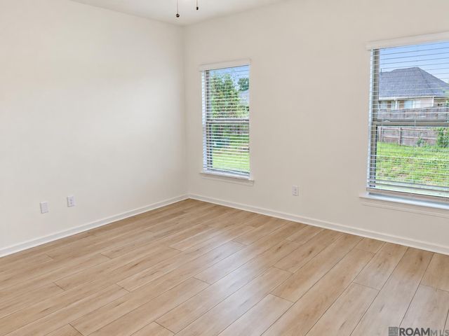 23668 Sweetbriar Ct, Denham Springs, LA 70726