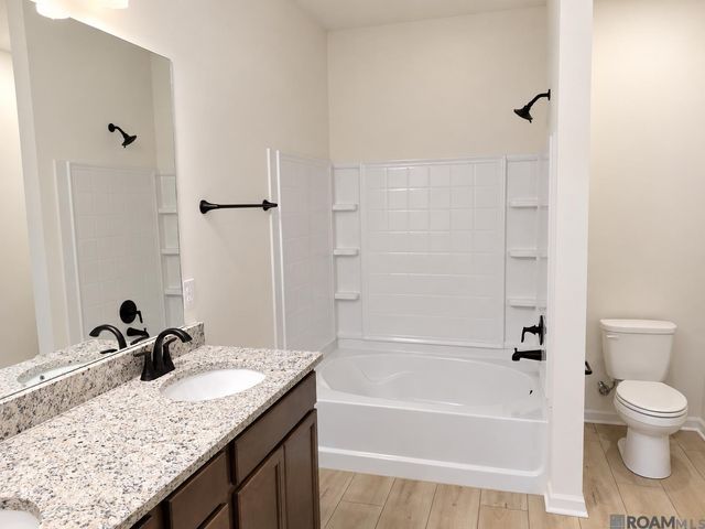 23668 Sweetbriar Ct, Denham Springs, LA 70726