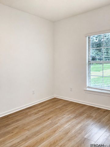 23668 Sweetbriar Ct, Denham Springs, LA 70726