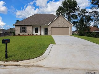 23668 Sweetbriar Ct, Denham Springs, LA 70726