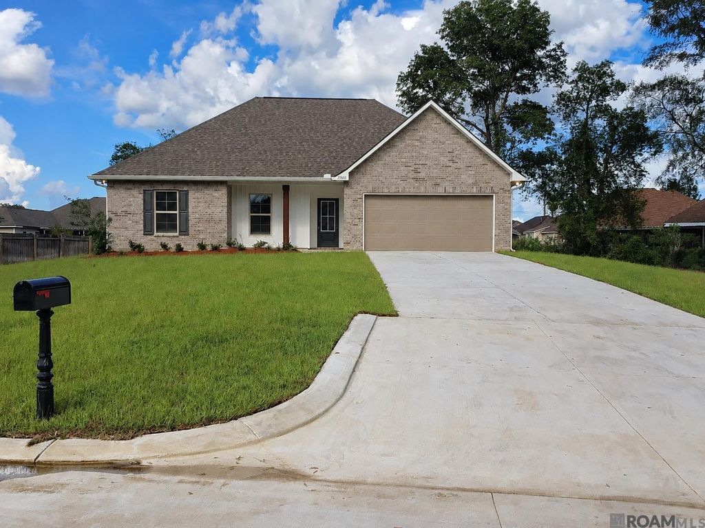 23668 Sweetbriar Ct, Denham Springs, LA 70726