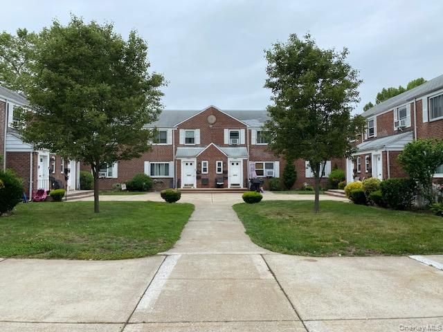 254-25 75th Avenue 2nd fl, Glen Oaks, NY 11004