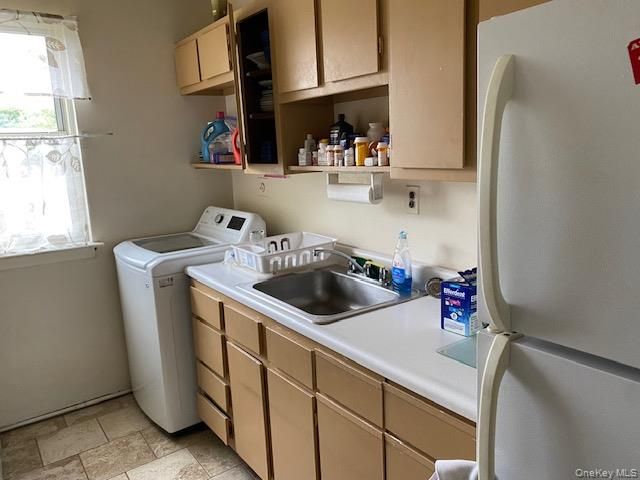 254-25 75th Avenue 2nd fl, Glen Oaks, NY 11004