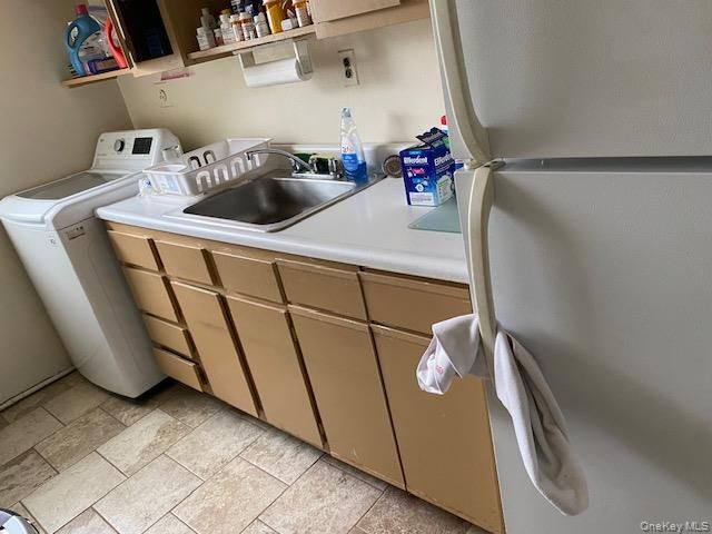 254-25 75th Avenue 2nd fl, Glen Oaks, NY 11004
