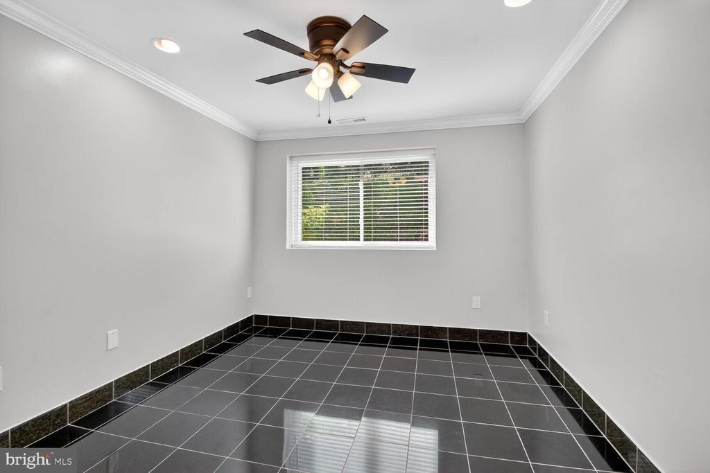3976 BEL PRE RD #1, Silver Spring, MD 20906