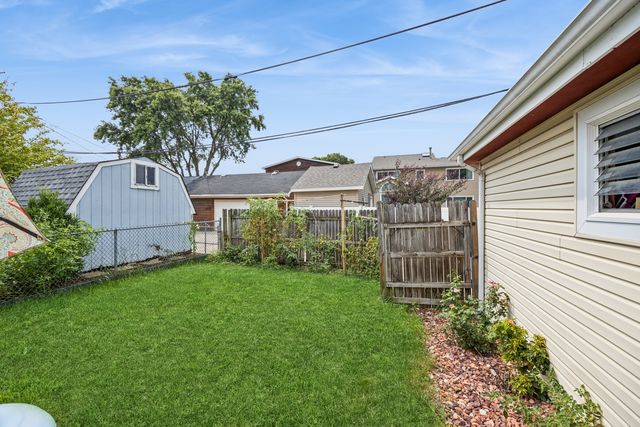 6614 Kane Avenue, Hodgkins, IL 60525