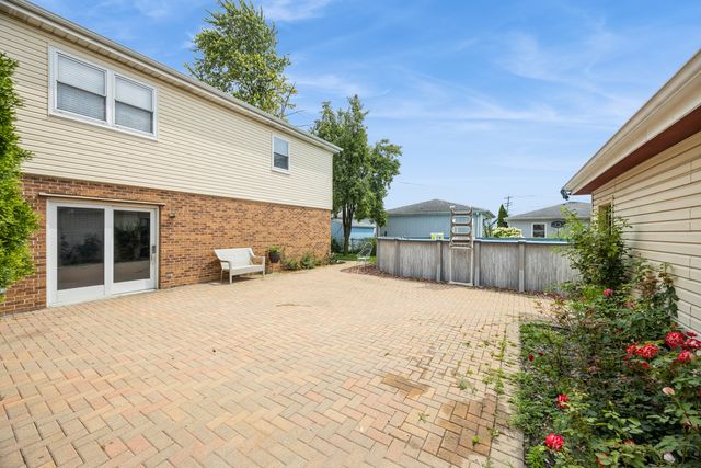 6614 Kane Avenue, Hodgkins, IL 60525