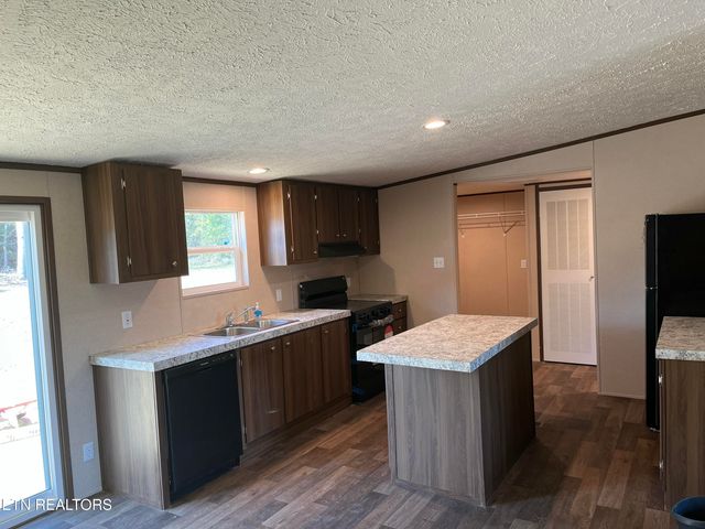 1415 Daysville Rd, Rockwood, TN 37854