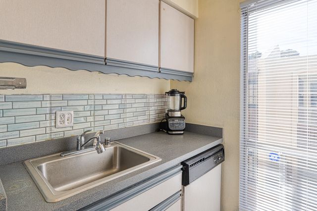 1601 Pennsylvania Street NE P4, Albuquerque, NM 87110