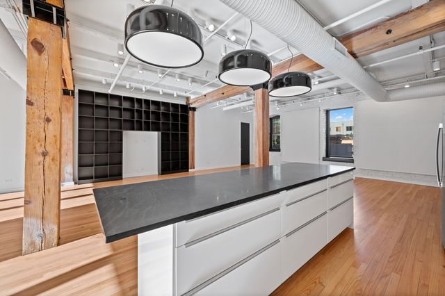 900 W JACKSON Boulevard 3W, Chicago, IL 60607