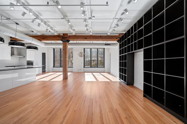 900 W JACKSON Boulevard 3W, Chicago, IL 60607