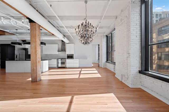 900 W JACKSON Boulevard 3W, Chicago, IL 60607