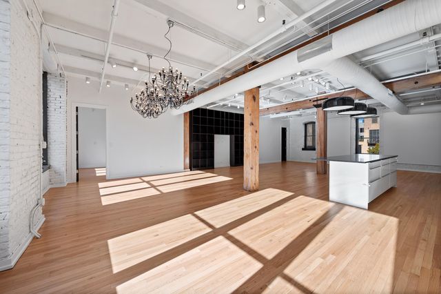 900 W JACKSON Boulevard 3W, Chicago, IL 60607