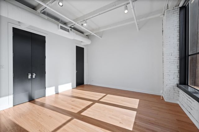 900 W JACKSON Boulevard 3W, Chicago, IL 60607