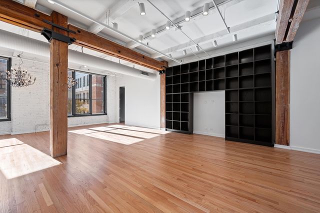 900 W JACKSON Boulevard 3W, Chicago, IL 60607