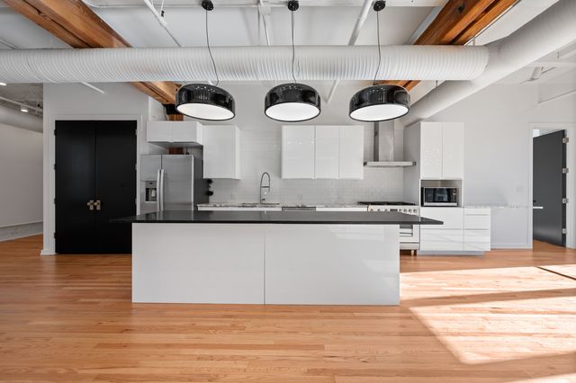 900 W JACKSON Boulevard 3W, Chicago, IL 60607