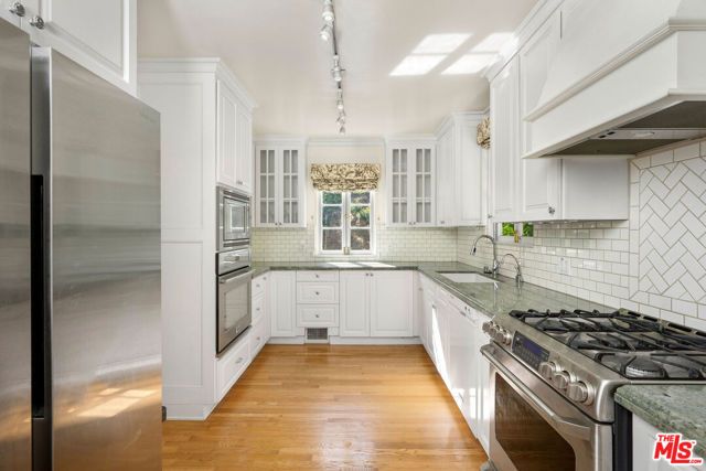 2120 Outpost Drive, Los Angeles, CA 90068