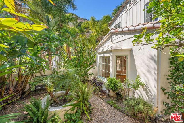 2120 Outpost Drive, Los Angeles, CA 90068