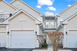 74 Harvest Gate 0, Lake In The Hills, IL 60156