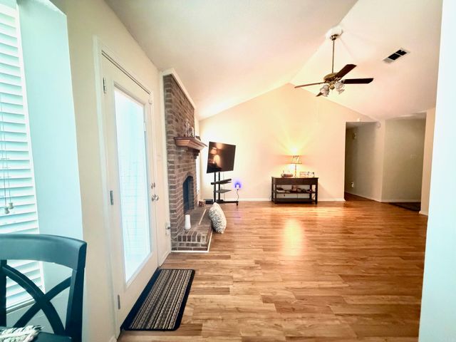 4 Red Oak Place, Maumelle, AR 72113