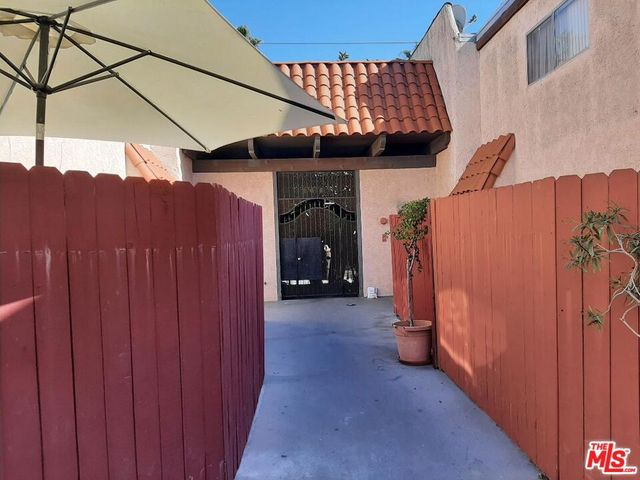 719 N Eucalyptus Avenue 6C, Inglewood, CA 90302
