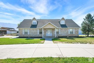 3112 N PELICAN DR, Farr West, UT 84404