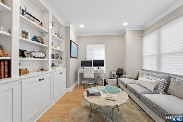 584 Sylvan Place, Haworth, NJ 07641