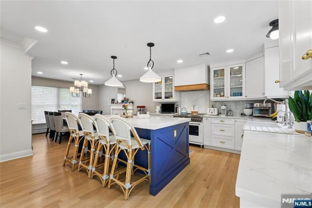 584 Sylvan Place, Haworth, NJ 07641