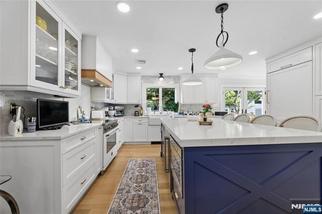 584 Sylvan Place, Haworth, NJ 07641
