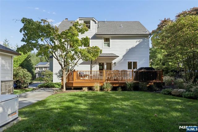 584 Sylvan Place, Haworth, NJ 07641