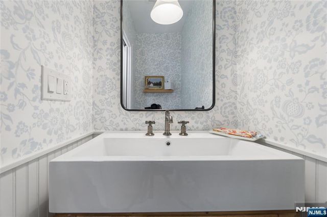 584 Sylvan Place, Haworth, NJ 07641