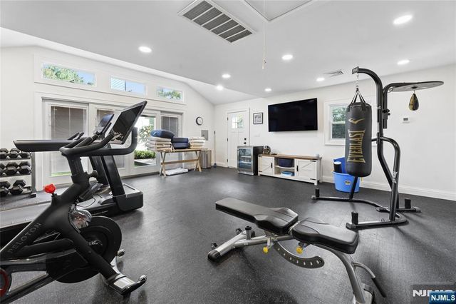 584 Sylvan Place, Haworth, NJ 07641