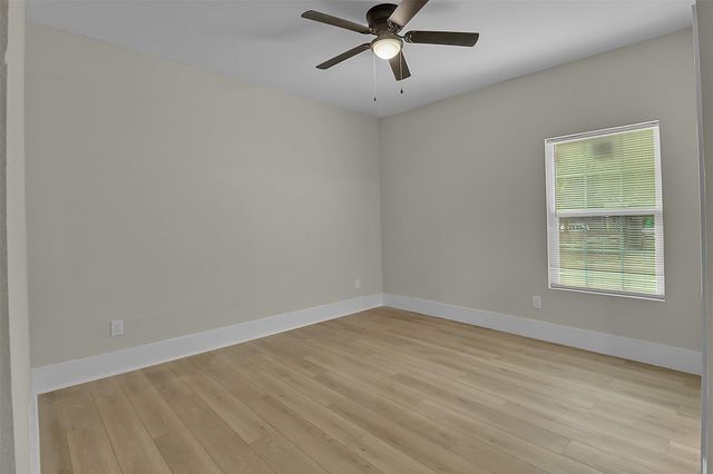 101 E James Street, Baytown, TX 77520