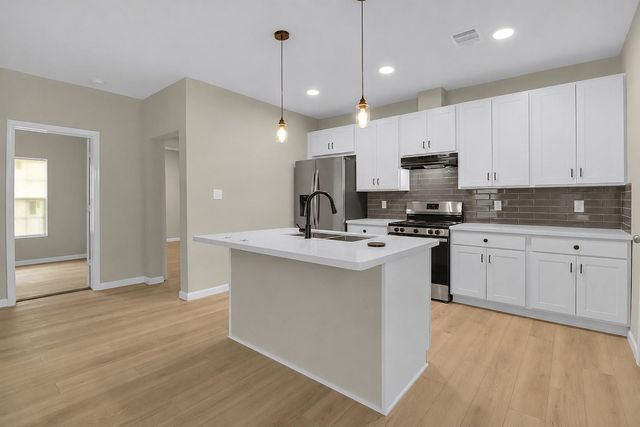 101 E James Street, Baytown, TX 77520
