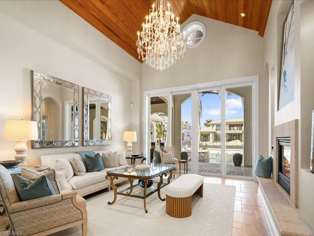 1750 4th ST S, Naples, FL 34102