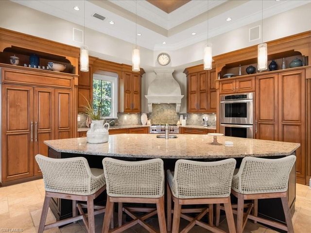 1750 4th ST S, Naples, FL 34102