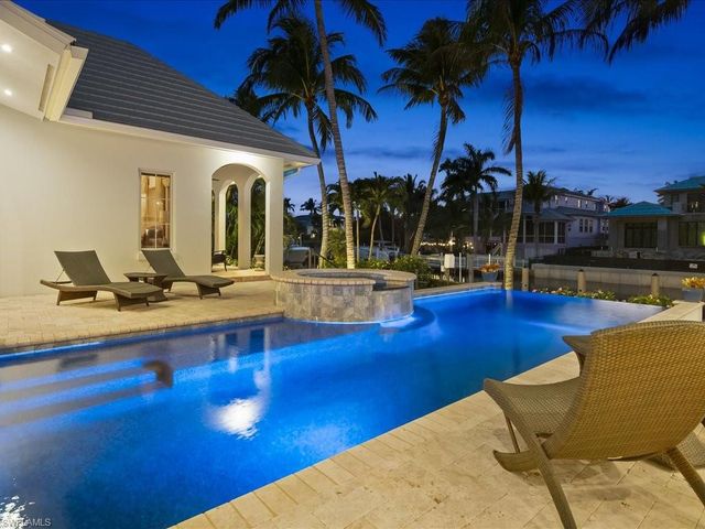 1750 4th ST S, Naples, FL 34102