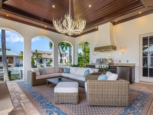 1750 4th ST S, Naples, FL 34102