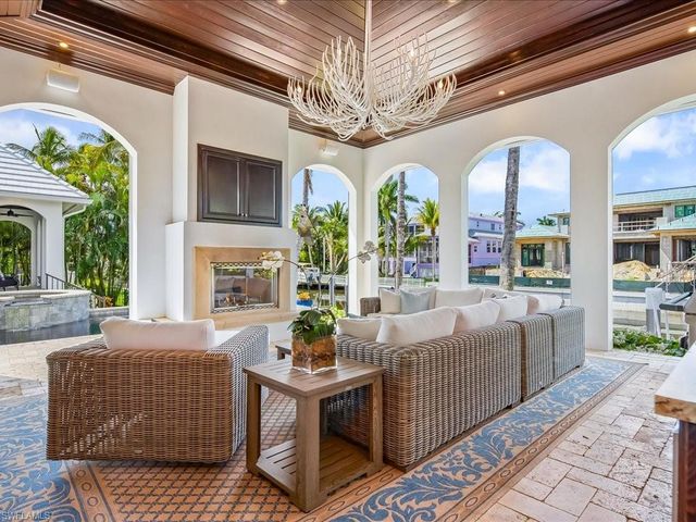 1750 4th ST S, Naples, FL 34102