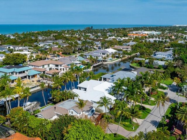 1750 4th ST S, Naples, FL 34102