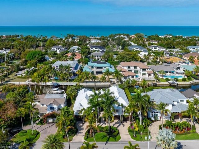 1750 4th ST S, Naples, FL 34102