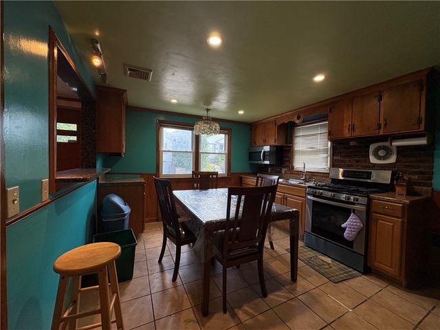40 Standish Avenue, Providence, RI 02908
