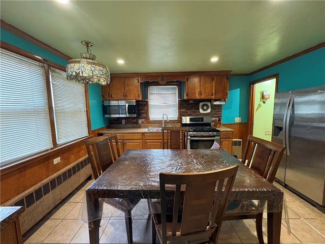 40 Standish Avenue, Providence, RI 02908