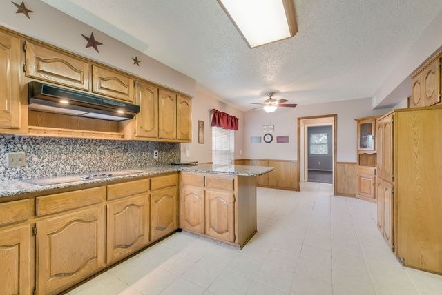 834 Rock Creek Lane, Red Oak, TX 75154