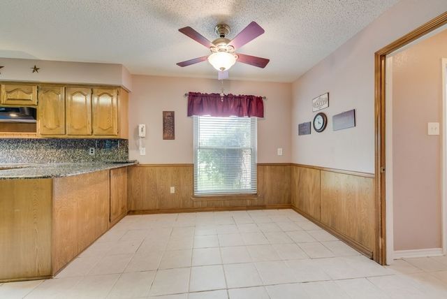 834 Rock Creek Lane, Red Oak, TX 75154