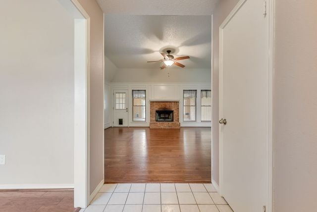 834 Rock Creek Lane, Red Oak, TX 75154
