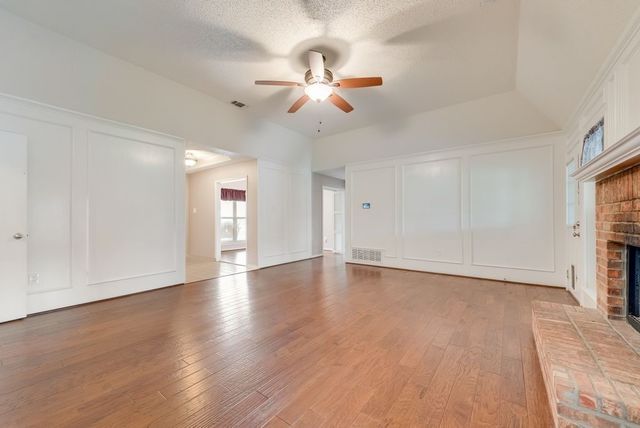 834 Rock Creek Lane, Red Oak, TX 75154